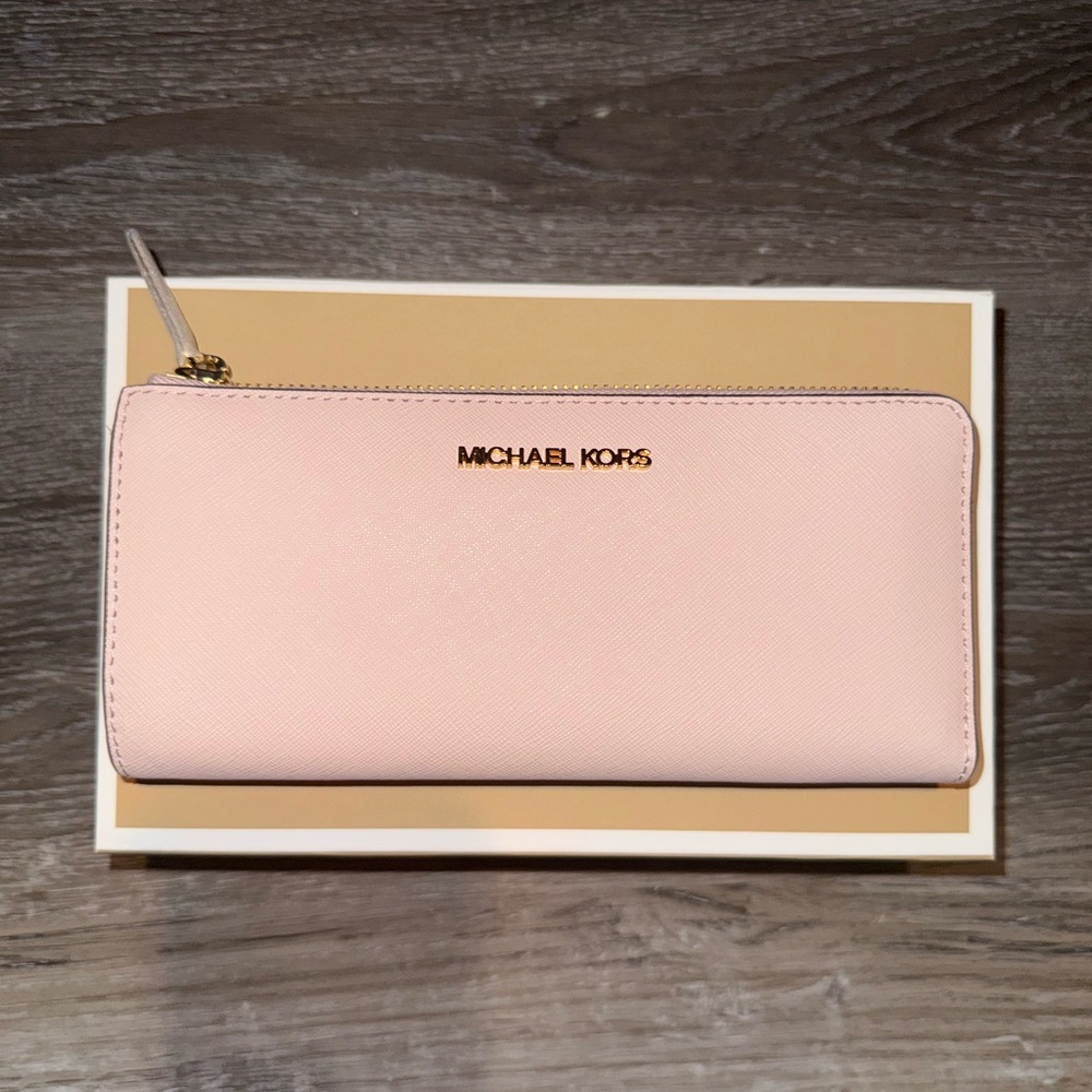 Michael Kors Blush Pink Zip Wallet - Picture 3 of 4